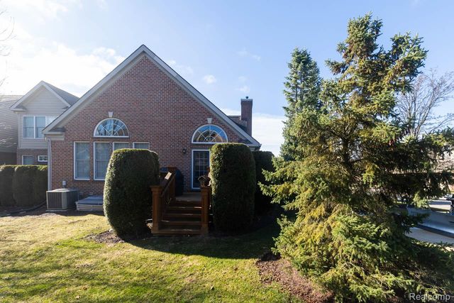 45042 Broadmoor Circle S, Northville Township, MI 48168
