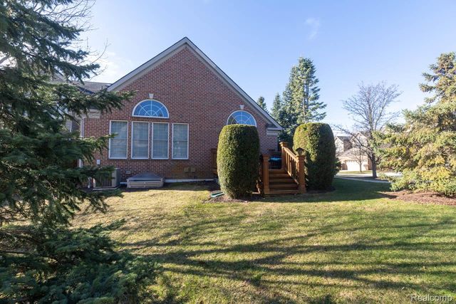 45042 Broadmoor Circle S, Northville Township, MI 48168