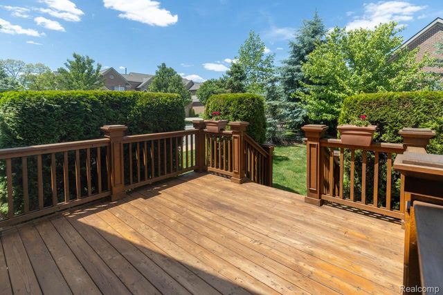45042 Broadmoor Circle S, Northville Township, MI 48168