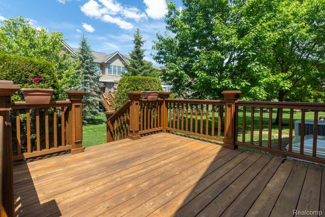 45042 Broadmoor Circle S, Northville Township, MI 48168
