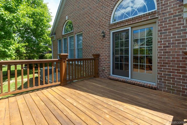 45042 Broadmoor Circle S, Northville Township, MI 48168
