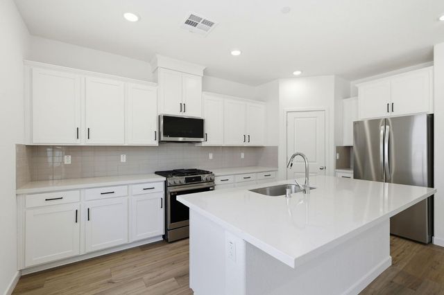 1272 Leonhardt Loop, Lincoln, CA 95648