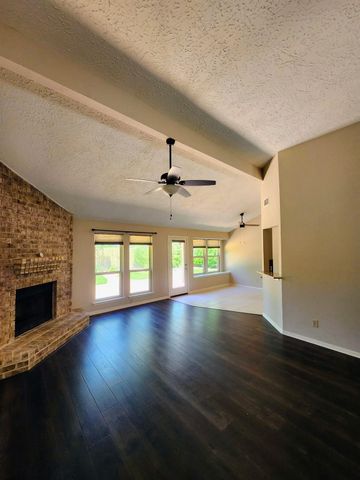 2827 Creek Manor Drive, Houston, TX 77339