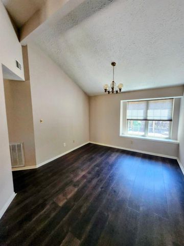 2827 Creek Manor Drive, Houston, TX 77339