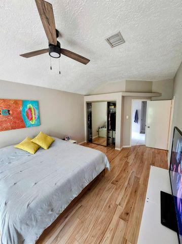 2827 Creek Manor Drive, Houston, TX 77339