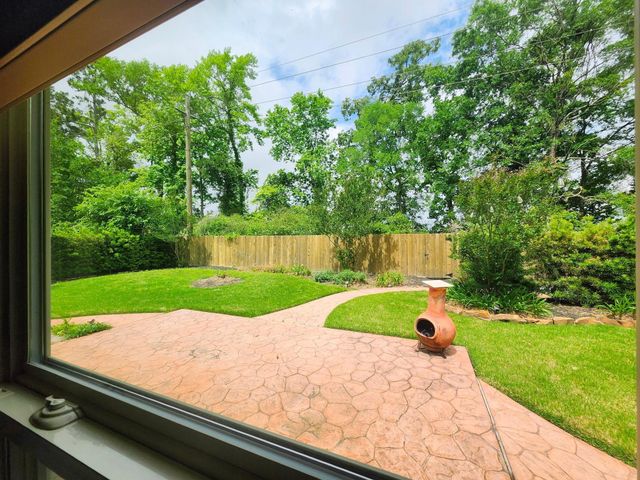 2827 Creek Manor Drive, Houston, TX 77339