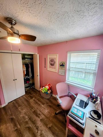 2827 Creek Manor Drive, Houston, TX 77339