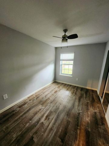 2827 Creek Manor Drive, Houston, TX 77339
