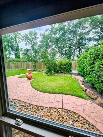 2827 Creek Manor Drive, Houston, TX 77339