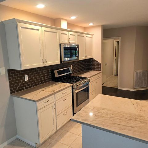 2827 Creek Manor Drive, Houston, TX 77339