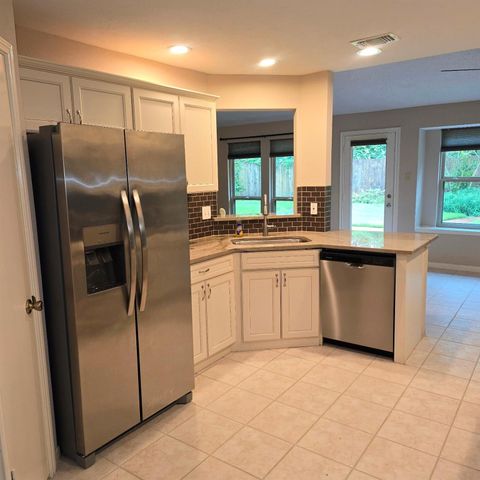 2827 Creek Manor Drive, Houston, TX 77339