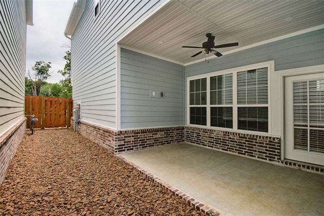 510 W Persimmon Street, Rogers, AR 72756