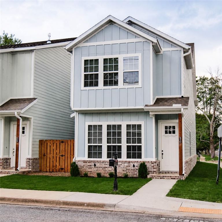 510 W Persimmon Street, Rogers, AR 72756