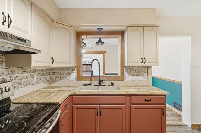 121 CRANE RD, Venice, FL 34293