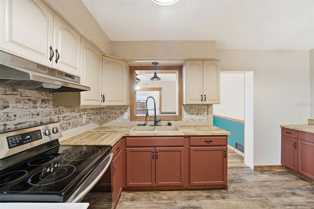 121 CRANE RD, Venice, FL 34293