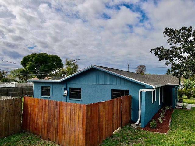 121 CRANE RD, Venice, FL 34293