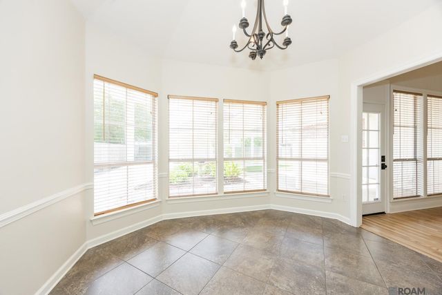 10726 Pinebrook Ave, Baton Rouge, LA 70809