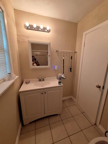 7214 Boggess Road, Houston, TX 77016