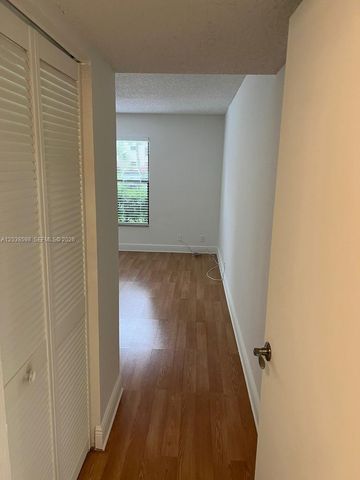 1561 Balfour Point Drive B, West Palm Beach, FL 33411