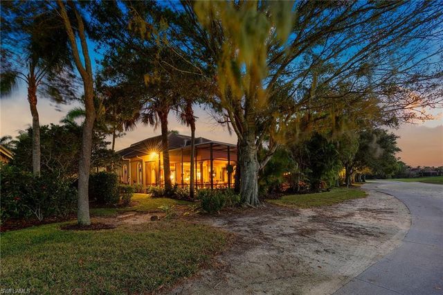 9034 Shenendoah CIR, Naples, FL 34113