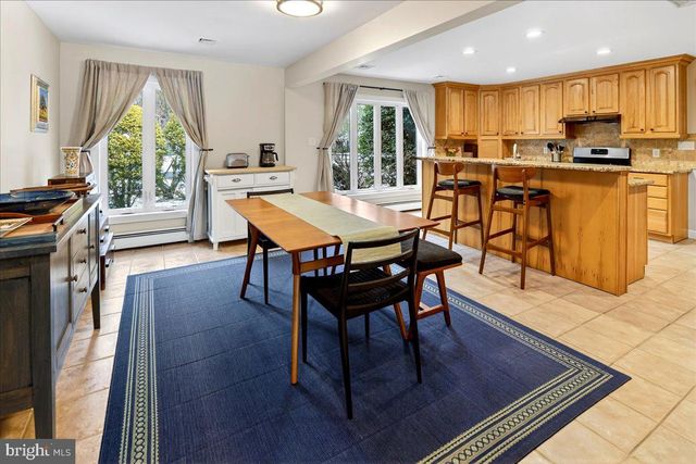 14 BALDWIN ST, Pennington, NJ 08534