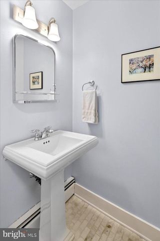 14 BALDWIN ST, Pennington, NJ 08534