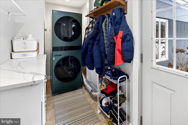 14 BALDWIN ST, Pennington, NJ 08534