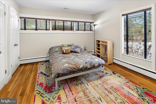 14 BALDWIN ST, Pennington, NJ 08534