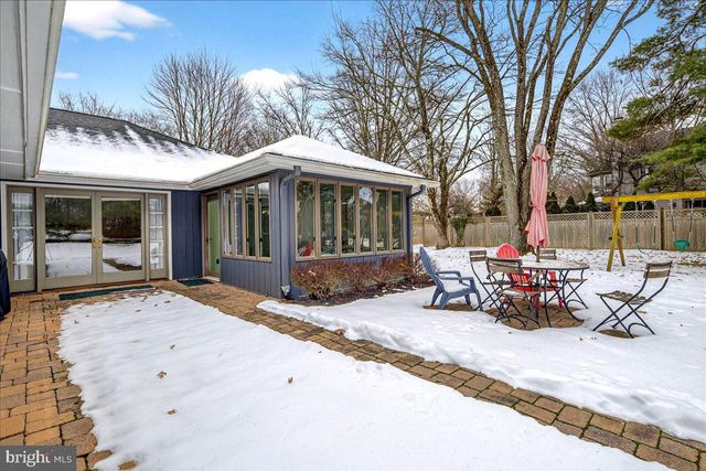 14 BALDWIN ST, Pennington, NJ 08534