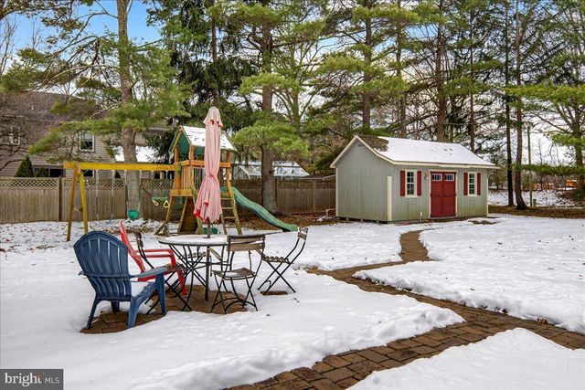 14 BALDWIN ST, Pennington, NJ 08534