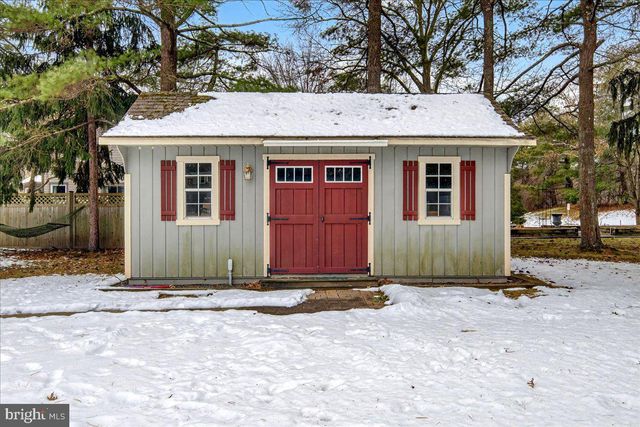 14 BALDWIN ST, Pennington, NJ 08534