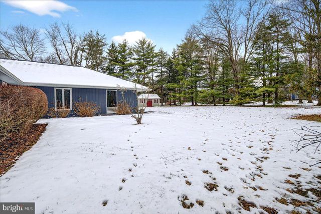 14 BALDWIN ST, Pennington, NJ 08534