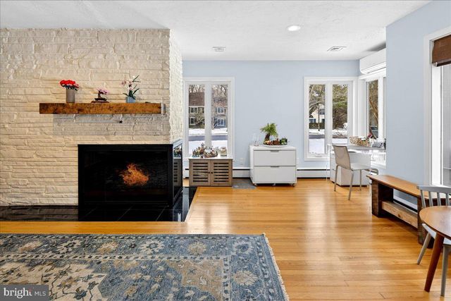 14 BALDWIN ST, Pennington, NJ 08534