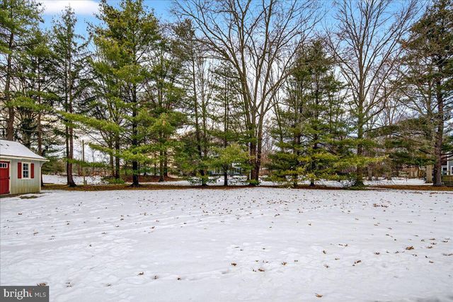 14 BALDWIN ST, Pennington, NJ 08534