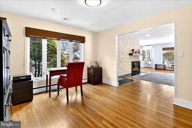 14 BALDWIN ST, Pennington, NJ 08534