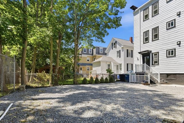 40 Concord Ave 1, Somerville, MA 02143