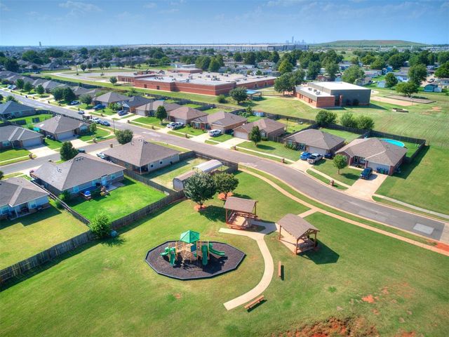 9636 Emilie Grace Lane, Moore, OK 73160