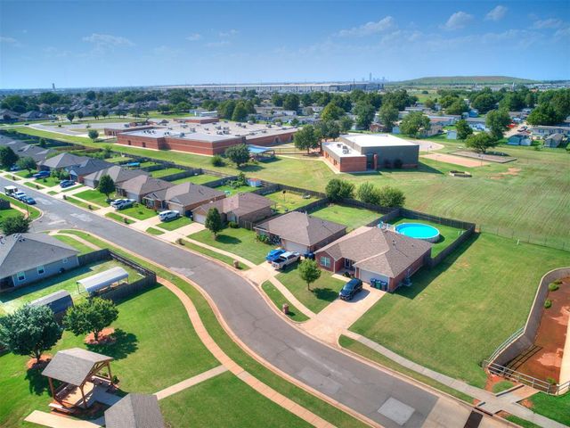 9636 Emilie Grace Lane, Moore, OK 73160