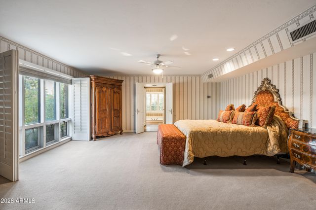 211 W KALER Drive, Phoenix, AZ 85021