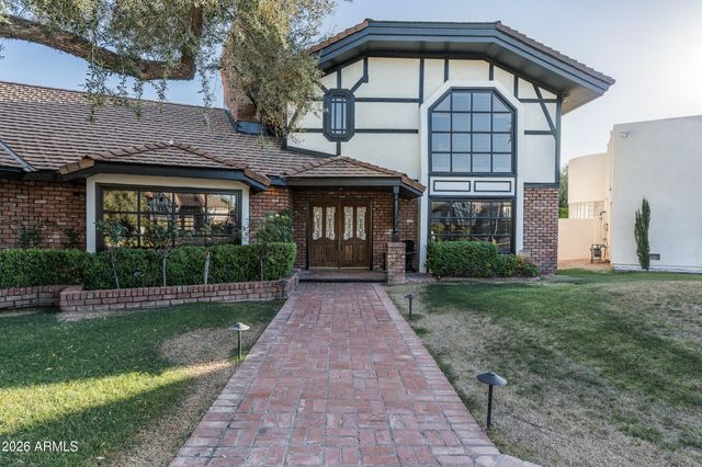 211 W KALER Drive, Phoenix, AZ 85021
