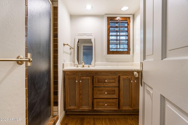 211 W KALER Drive, Phoenix, AZ 85021