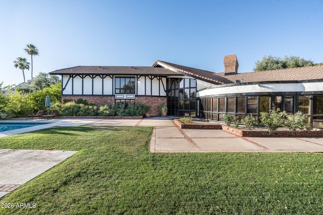 211 W KALER Drive, Phoenix, AZ 85021