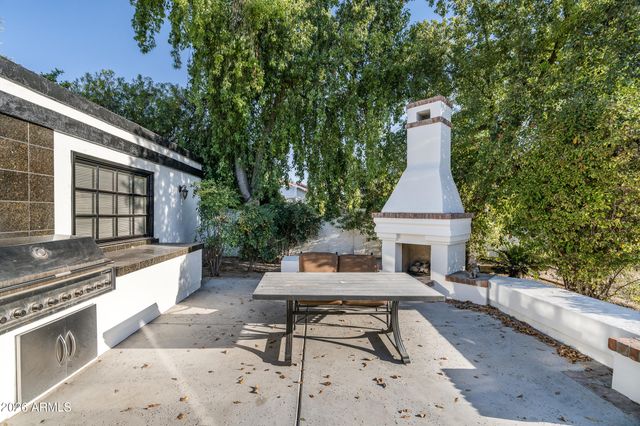 211 W KALER Drive, Phoenix, AZ 85021