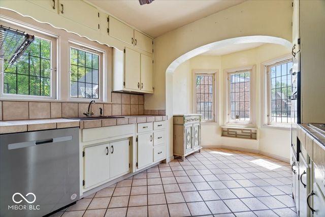 325 Winding Way, Anderson, IN 46011