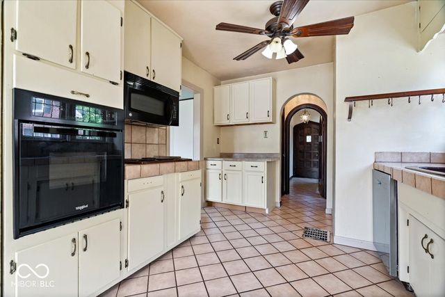 325 Winding Way, Anderson, IN 46011