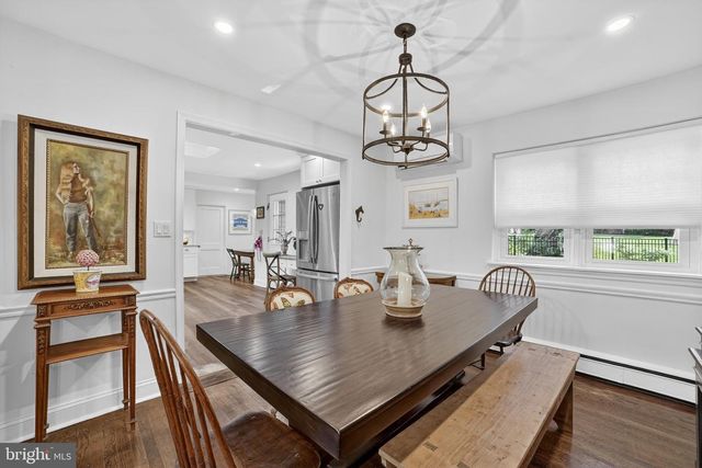 305 IRISH RD, Berwyn, PA 19312