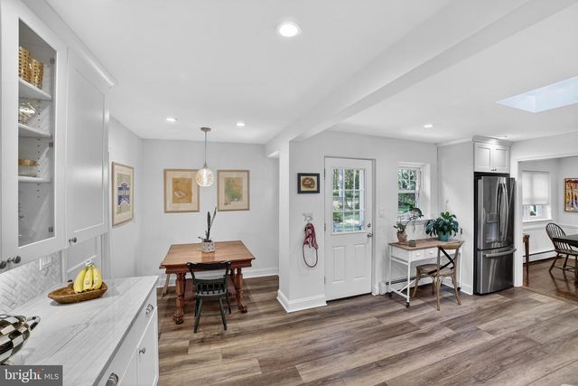 305 IRISH RD, Berwyn, PA 19312