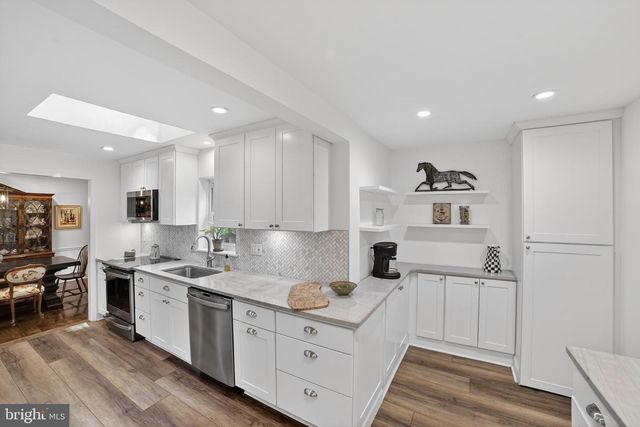 305 IRISH RD, Berwyn, PA 19312