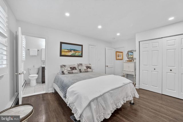 305 IRISH RD, Berwyn, PA 19312