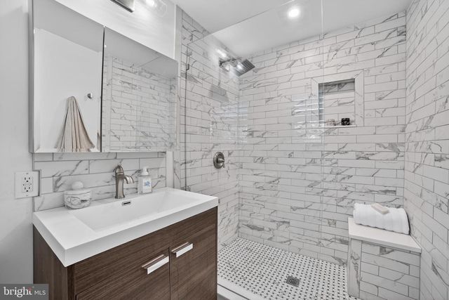 305 IRISH RD, Berwyn, PA 19312